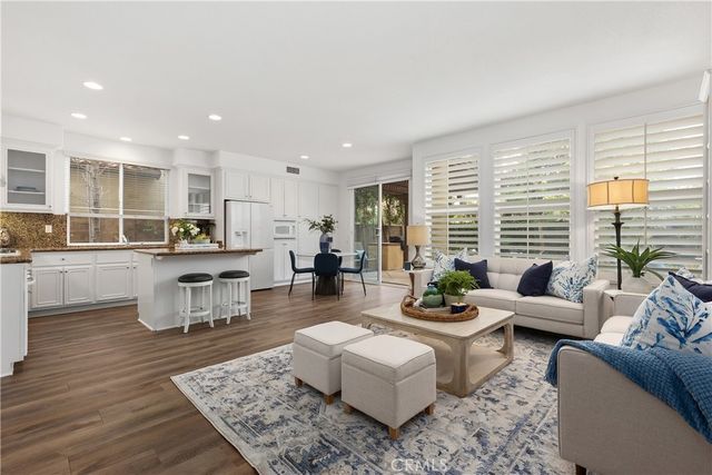 21 Bel Spring, Irvine, CA 92602