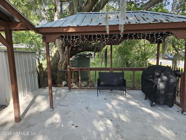 3072 BESSENT Road, Jacksonville, FL 32218