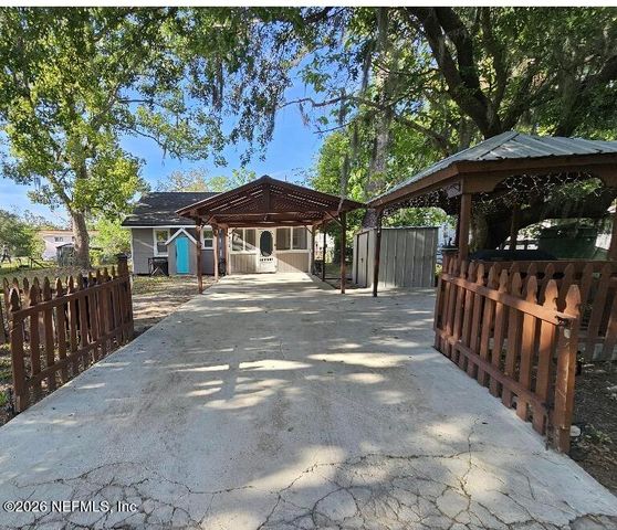 3072 BESSENT Road, Jacksonville, FL 32218