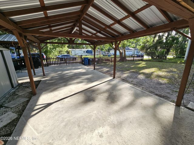 3072 BESSENT Road, Jacksonville, FL 32218