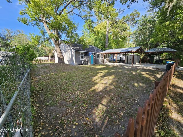 3072 BESSENT Road, Jacksonville, FL 32218