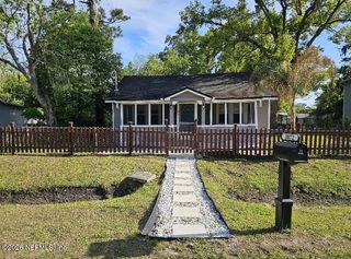 3072 BESSENT Road, Jacksonville, FL 32218