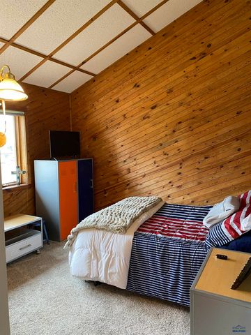 7380 MUIRFIELD DR, Rapid City, SD 57702