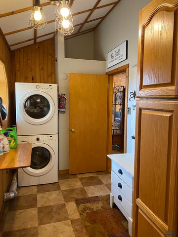 7380 MUIRFIELD DR, Rapid City, SD 57702