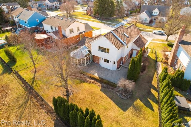 14925 Plymouth Crossing, Plymouth Charter Township, MI 48170