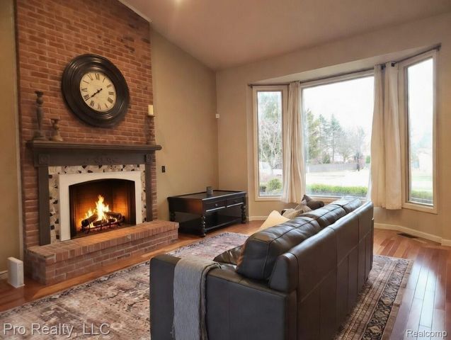 14925 Plymouth Crossing, Plymouth Charter Township, MI 48170