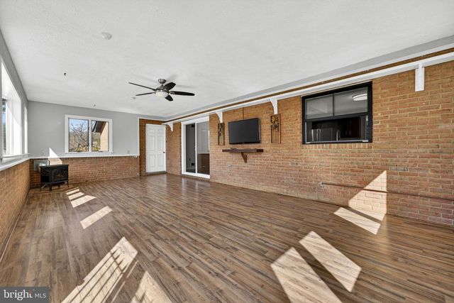 1317 CAROLINE ST, Winchester, VA 22601