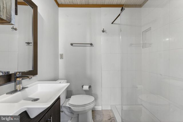 1317 CAROLINE ST, Winchester, VA 22601