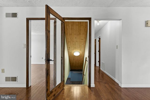 1317 CAROLINE ST, Winchester, VA 22601