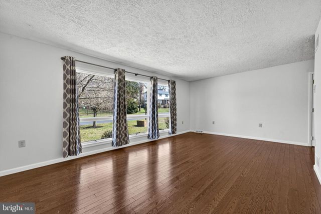 1317 CAROLINE ST, Winchester, VA 22601