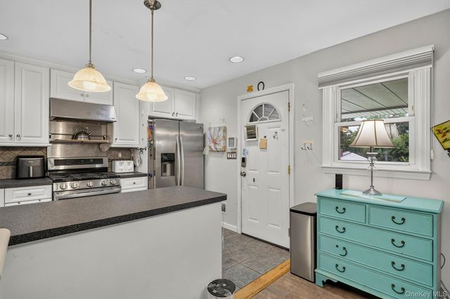 11 Lorraine Court, New City, NY 10956