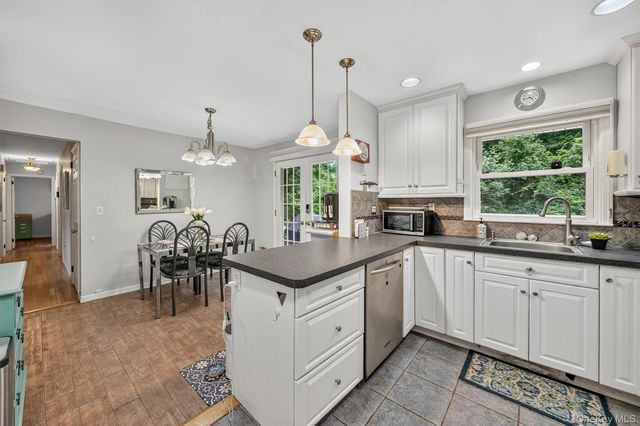 11 Lorraine Court, New City, NY 10956