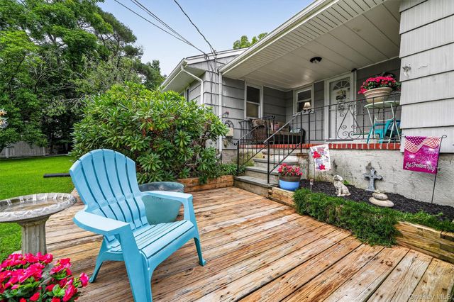 11 Lorraine Court, New City, NY 10956