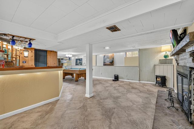11 Lorraine Court, New City, NY 10956