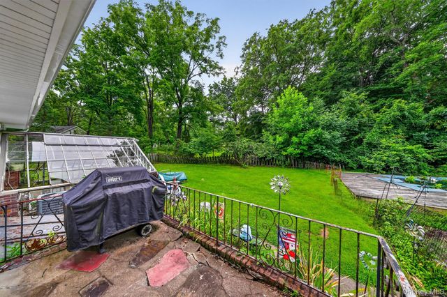 11 Lorraine Court, New City, NY 10956