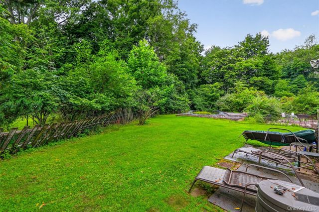 11 Lorraine Court, New City, NY 10956