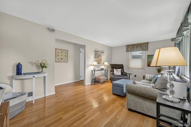 11 Lorraine Court, New City, NY 10956