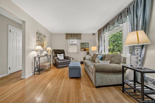 11 Lorraine Court, New City, NY 10956