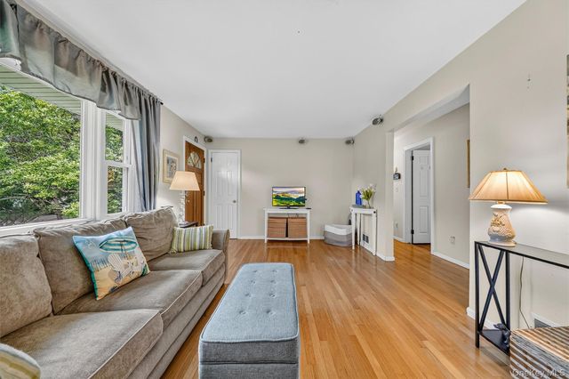 11 Lorraine Court, New City, NY 10956