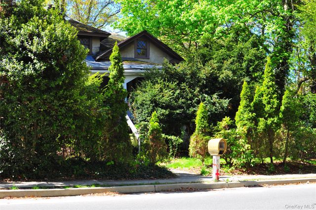 50 Cedar Street, Stony Brook, NY 11790