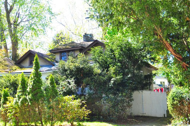 50 Cedar Street, Stony Brook, NY 11790
