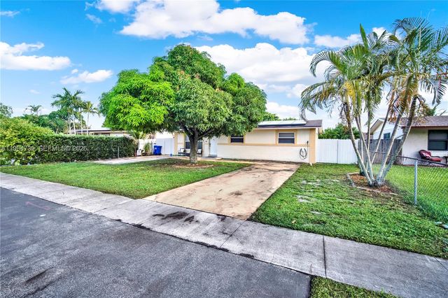 2771 NW 8th St, Pompano Beach, FL 33069