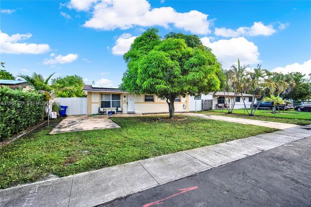 2771 NW 8th St, Pompano Beach, FL 33069