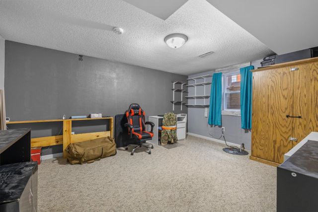 1521 2nd St SE, Minot, ND 58701