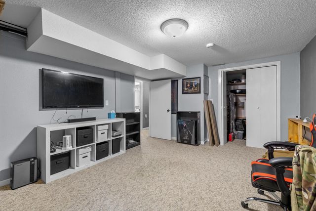 1521 2nd St SE, Minot, ND 58701