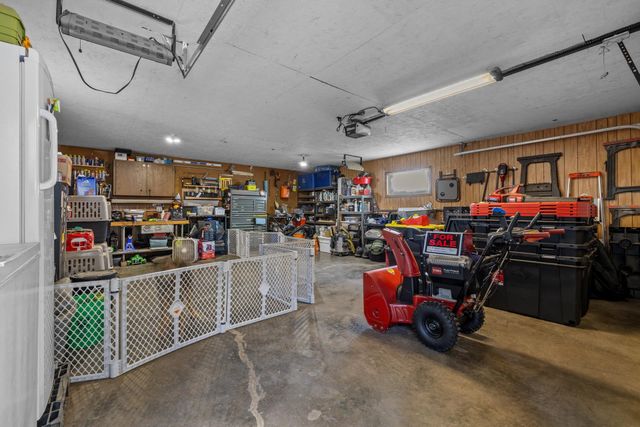 1521 2nd St SE, Minot, ND 58701