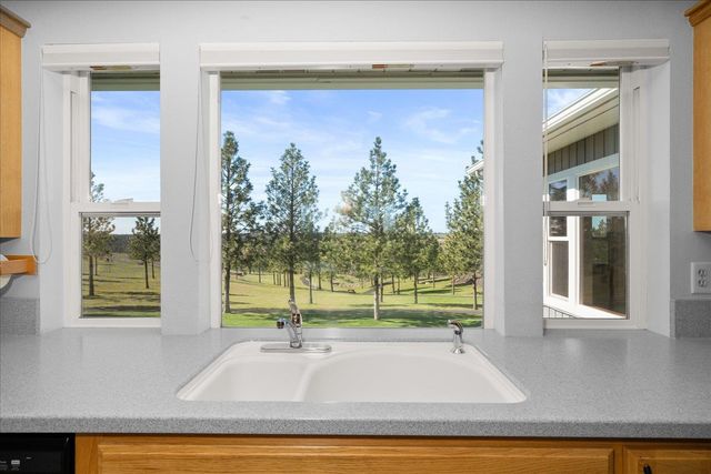 6710 N Prairie Crest Rd, Spokane, WA 99224