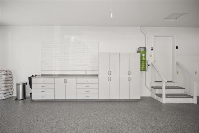 6710 N Prairie Crest Rd, Spokane, WA 99224