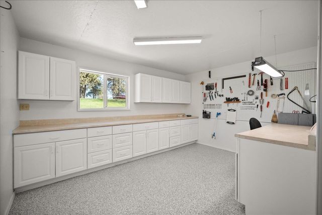 6710 N Prairie Crest Rd, Spokane, WA 99224