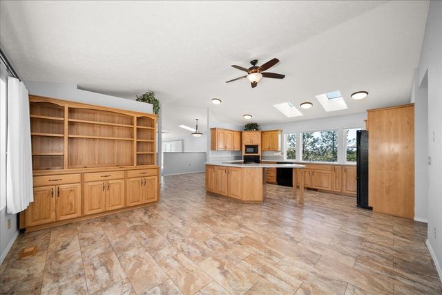 6710 N Prairie Crest Rd, Spokane, WA 99224