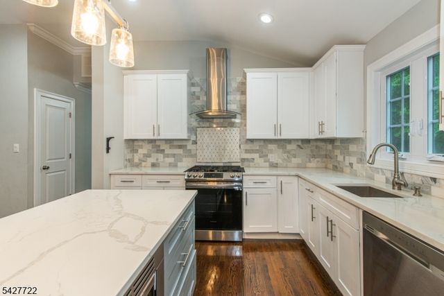 450 Herrick Dr, Rockaway Twp., NJ 07801