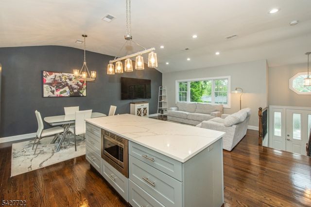 450 Herrick Dr, Rockaway Twp., NJ 07801