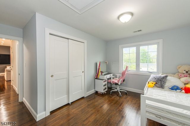 450 Herrick Dr, Rockaway Twp., NJ 07801