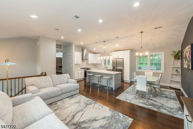 450 Herrick Dr, Rockaway Twp., NJ 07801