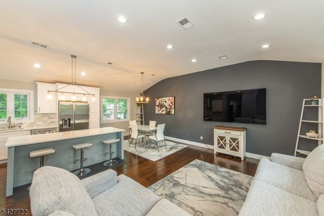 450 Herrick Dr, Rockaway Twp., NJ 07801