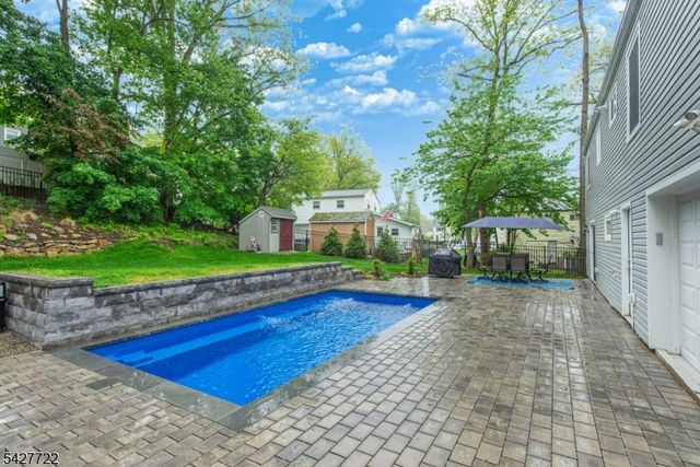 450 Herrick Dr, Rockaway Twp., NJ 07801