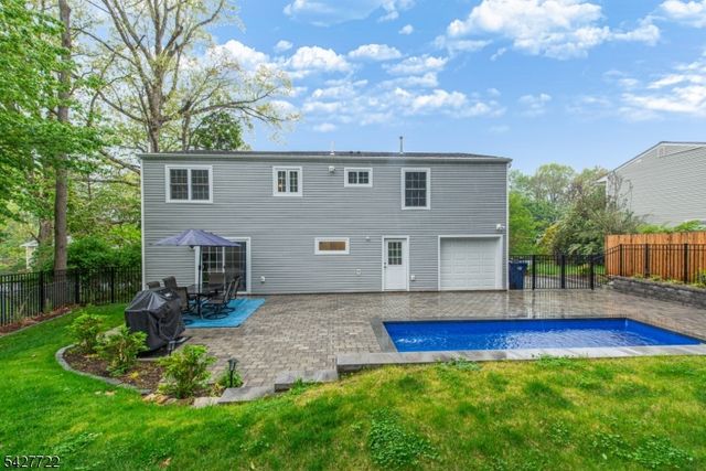450 Herrick Dr, Rockaway Twp., NJ 07801