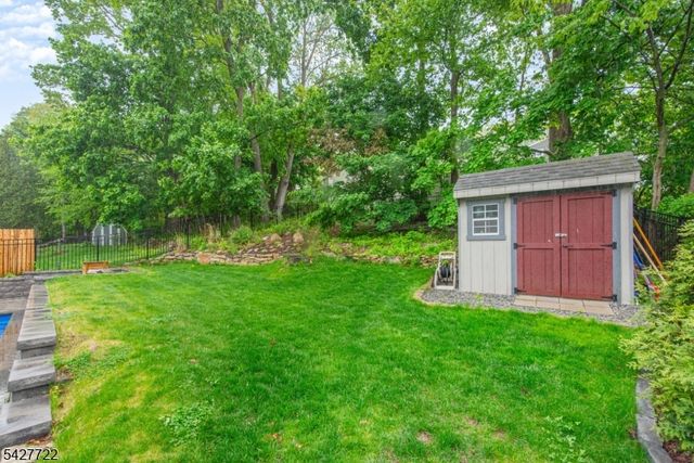 450 Herrick Dr, Rockaway Twp., NJ 07801