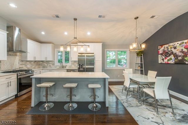 450 Herrick Dr, Rockaway Twp., NJ 07801