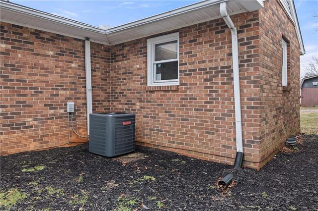 4209 N NC Highway 150, Lexington, NC 27295