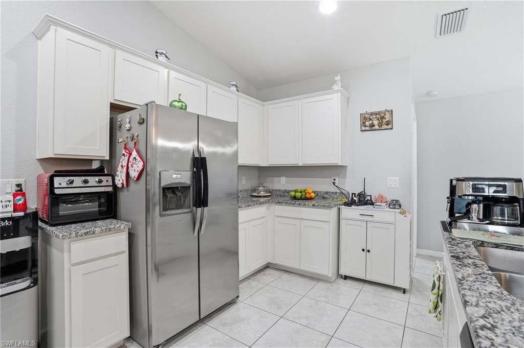 Image 13 of property listing at 1201 NW 14th PL, Cape Coral, FL 33993