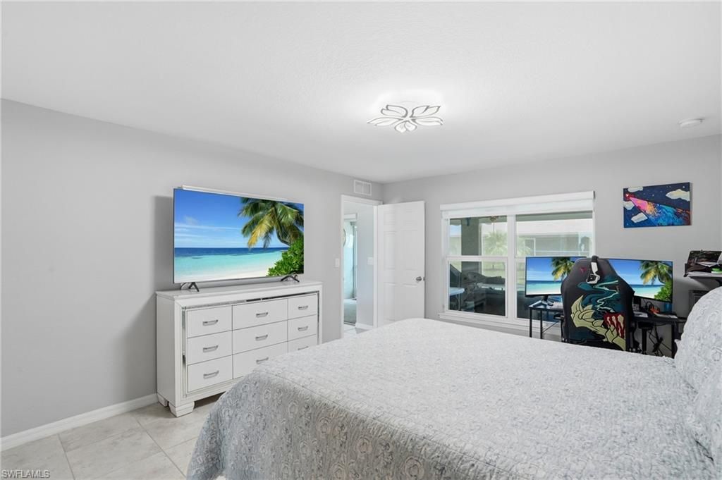 Image 16 of property listing at 1201 NW 14th PL, Cape Coral, FL 33993