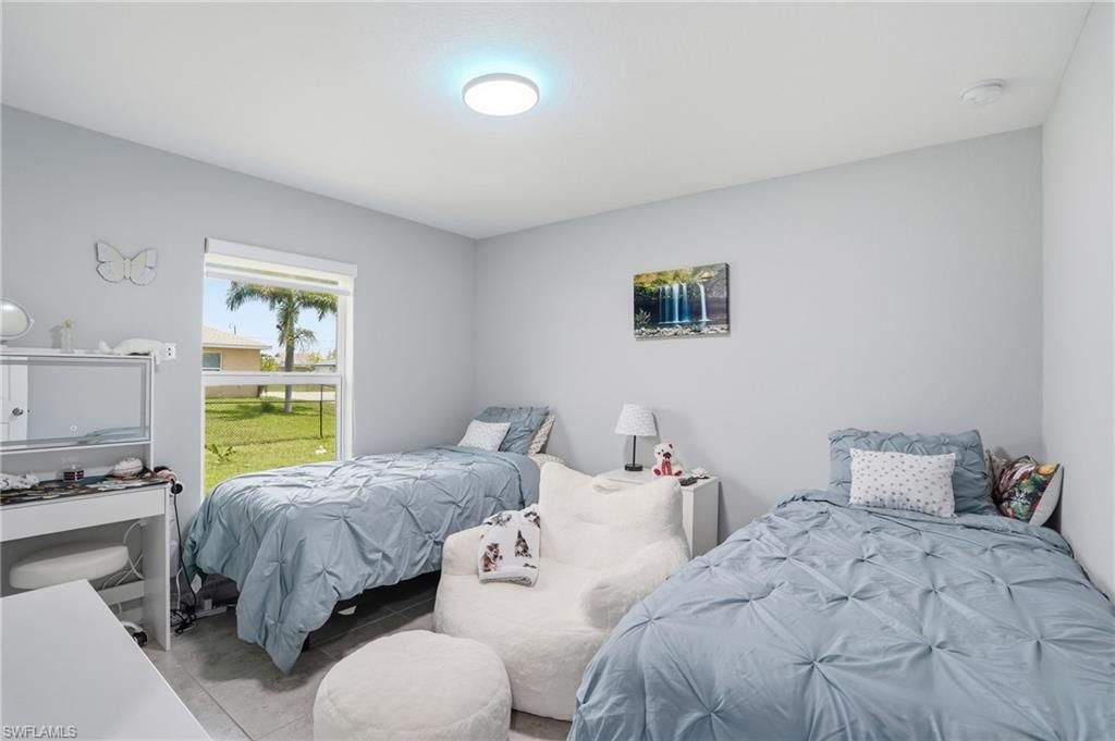 Image 19 of property listing at 1201 NW 14th PL, Cape Coral, FL 33993