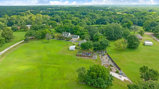 146 County Road 33985, Powderly, TX 75473