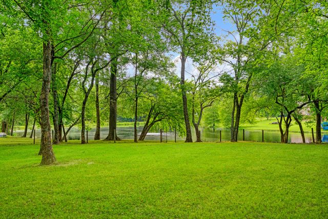 146 County Road 33985, Powderly, TX 75473