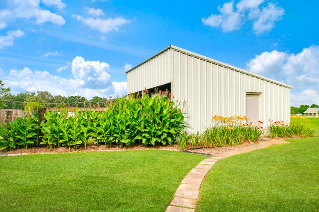 146 County Road 33985, Powderly, TX 75473